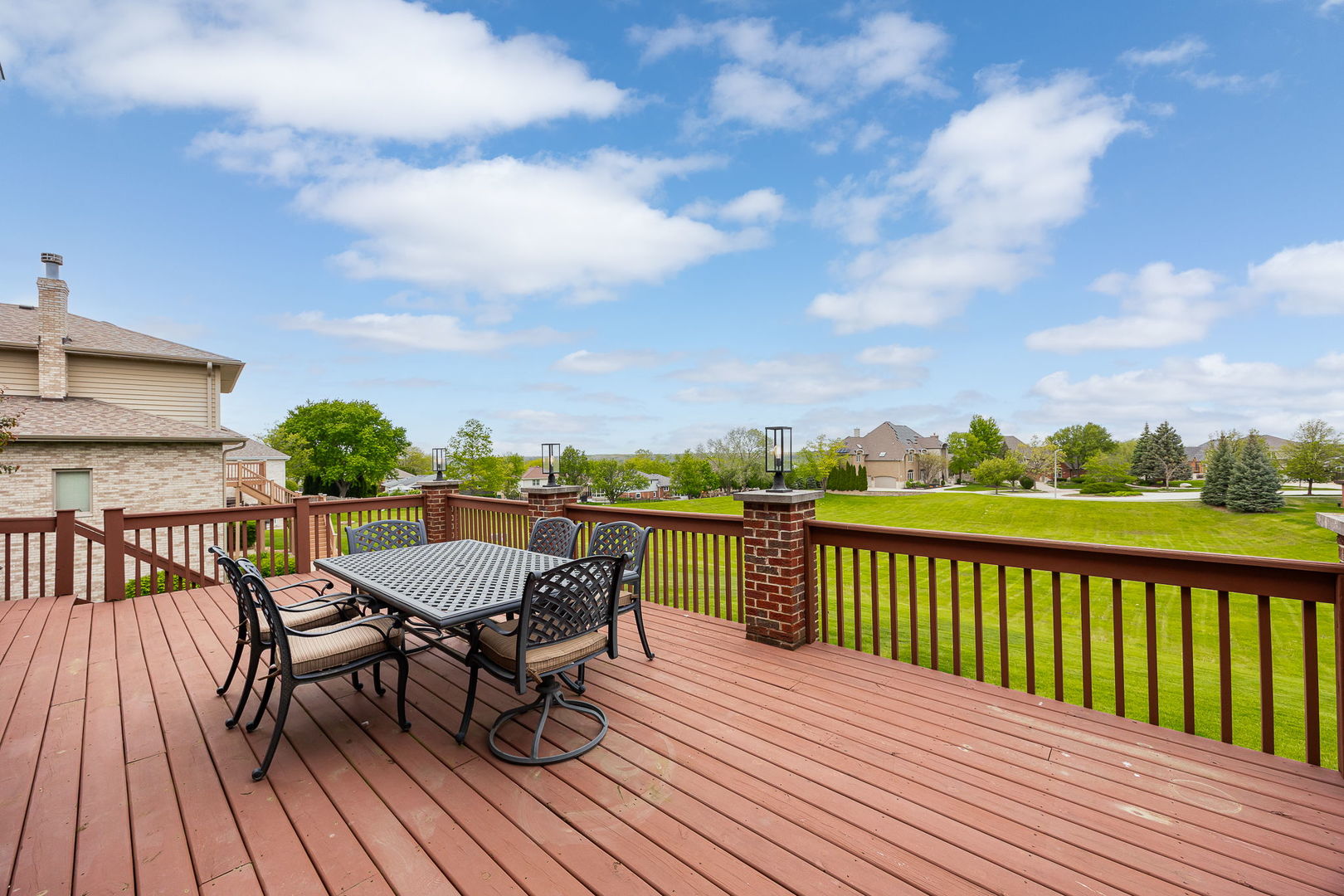 1045 Hilltop Drive, Lemont, IL 60439