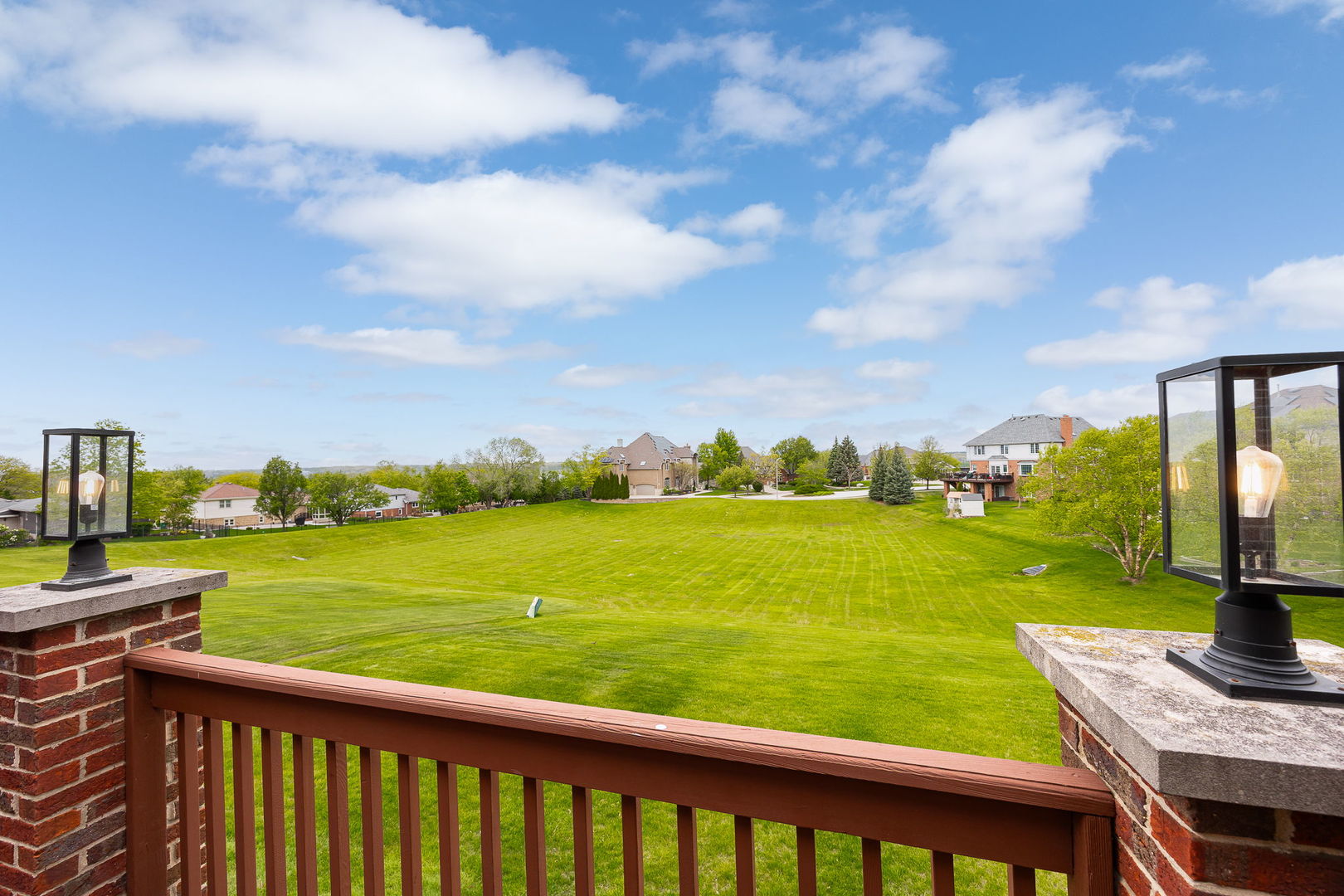1045 Hilltop Drive, Lemont, IL 60439