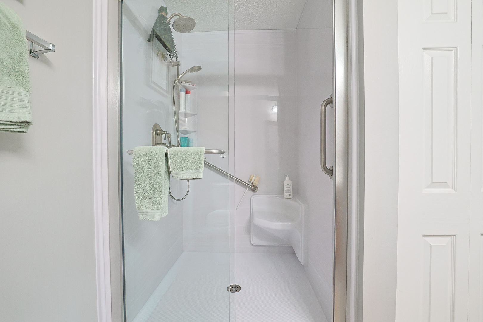 1 Bloomingdale Place #200, Bloomingdale, IL 60108