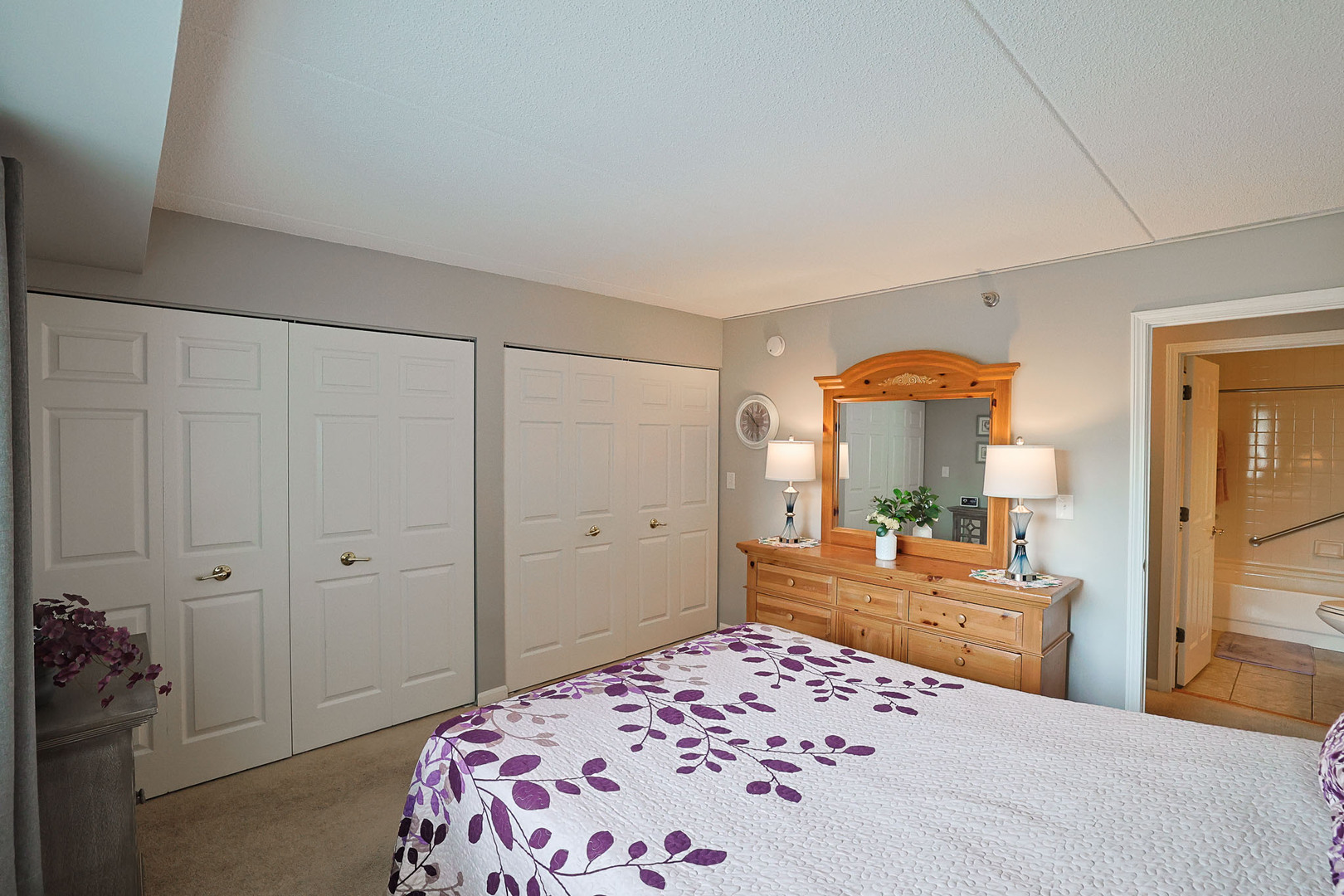 1 Bloomingdale Place #200, Bloomingdale, IL 60108