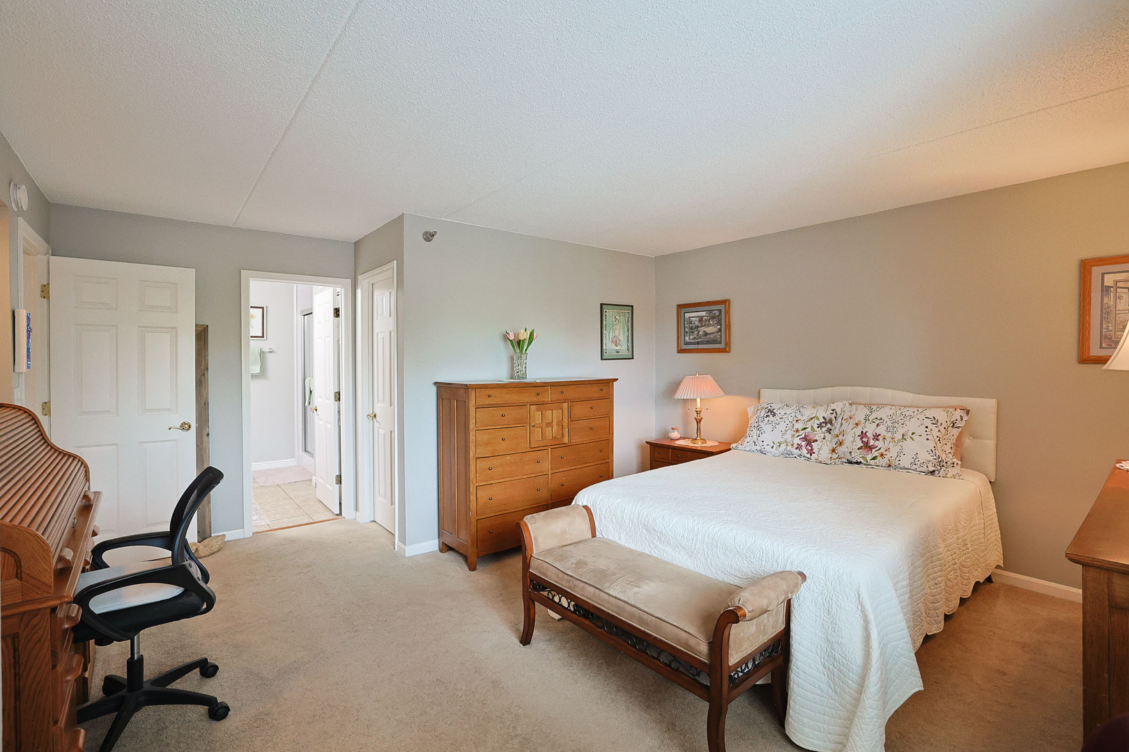 1 Bloomingdale Place #200, Bloomingdale, IL 60108