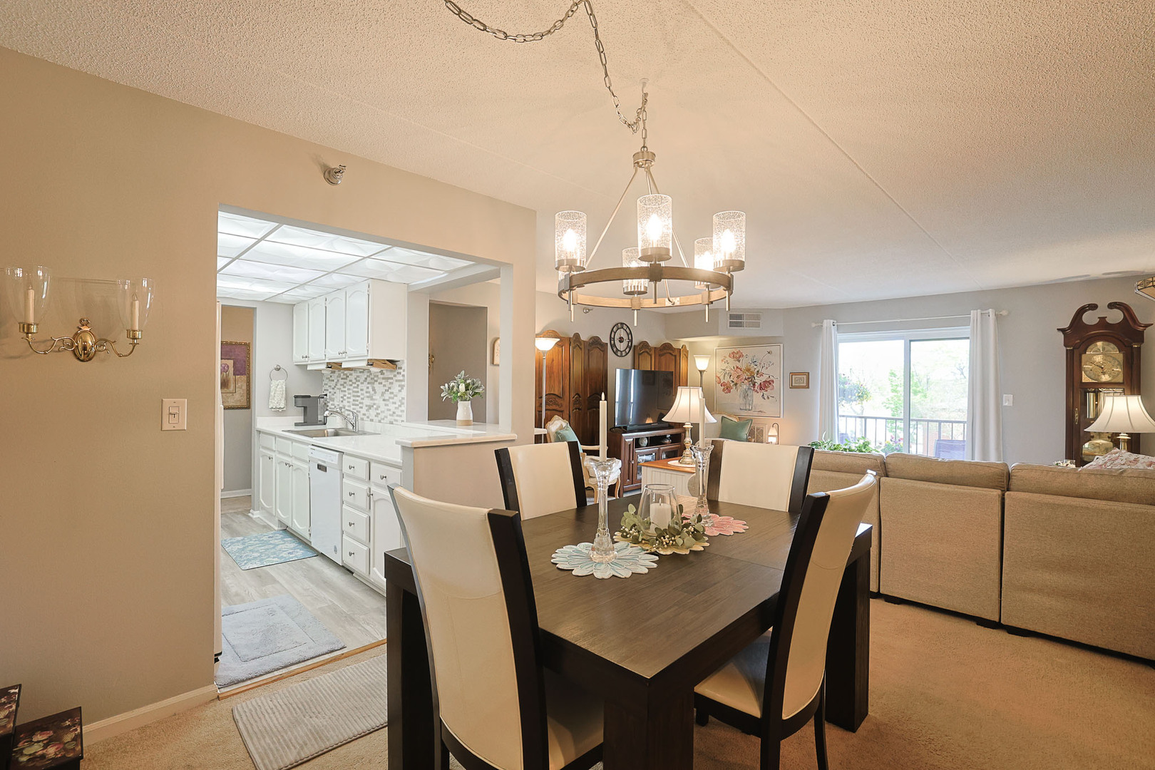 1 Bloomingdale Place #200, Bloomingdale, IL 60108