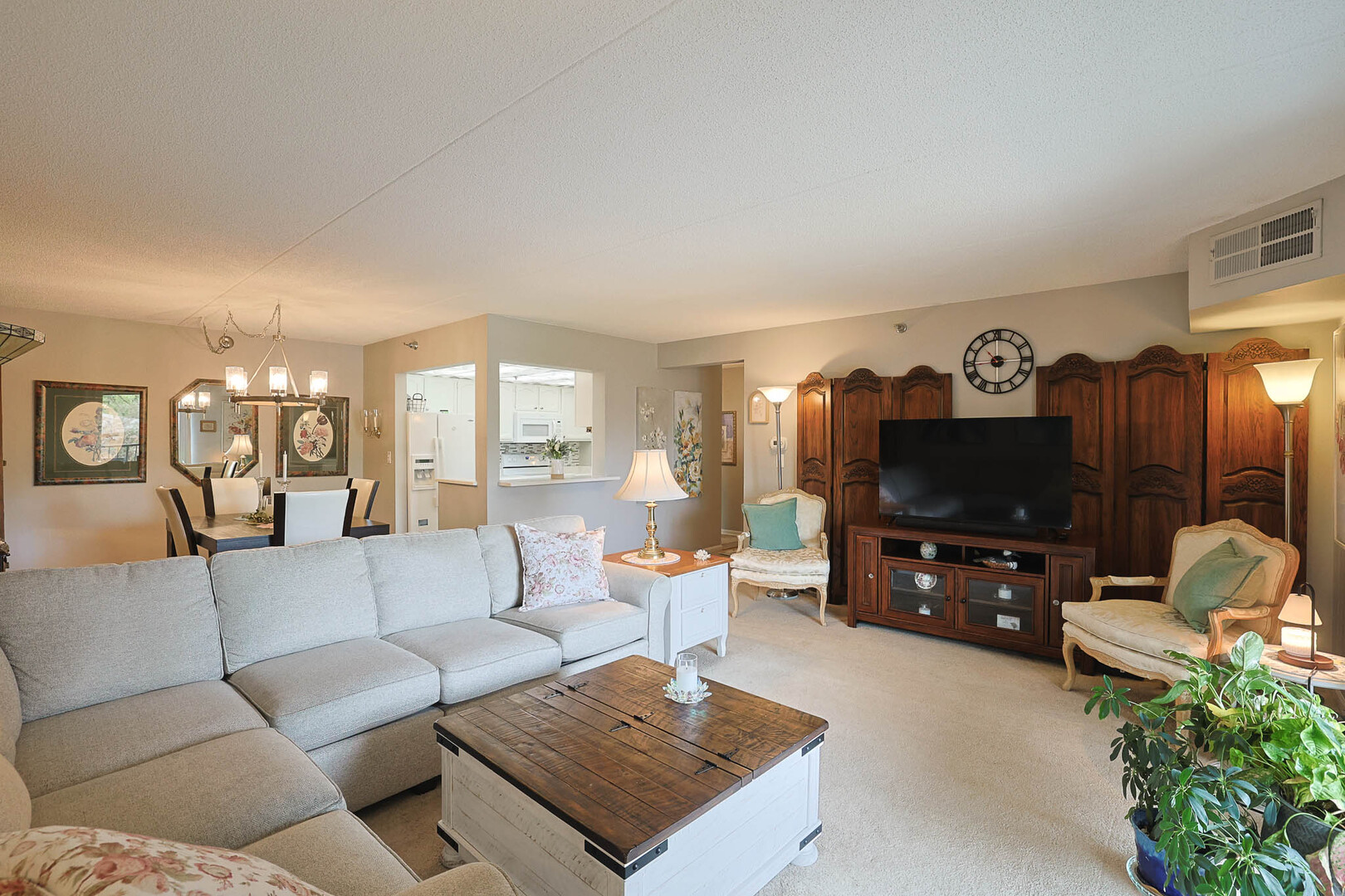1 Bloomingdale Place #200, Bloomingdale, IL 60108