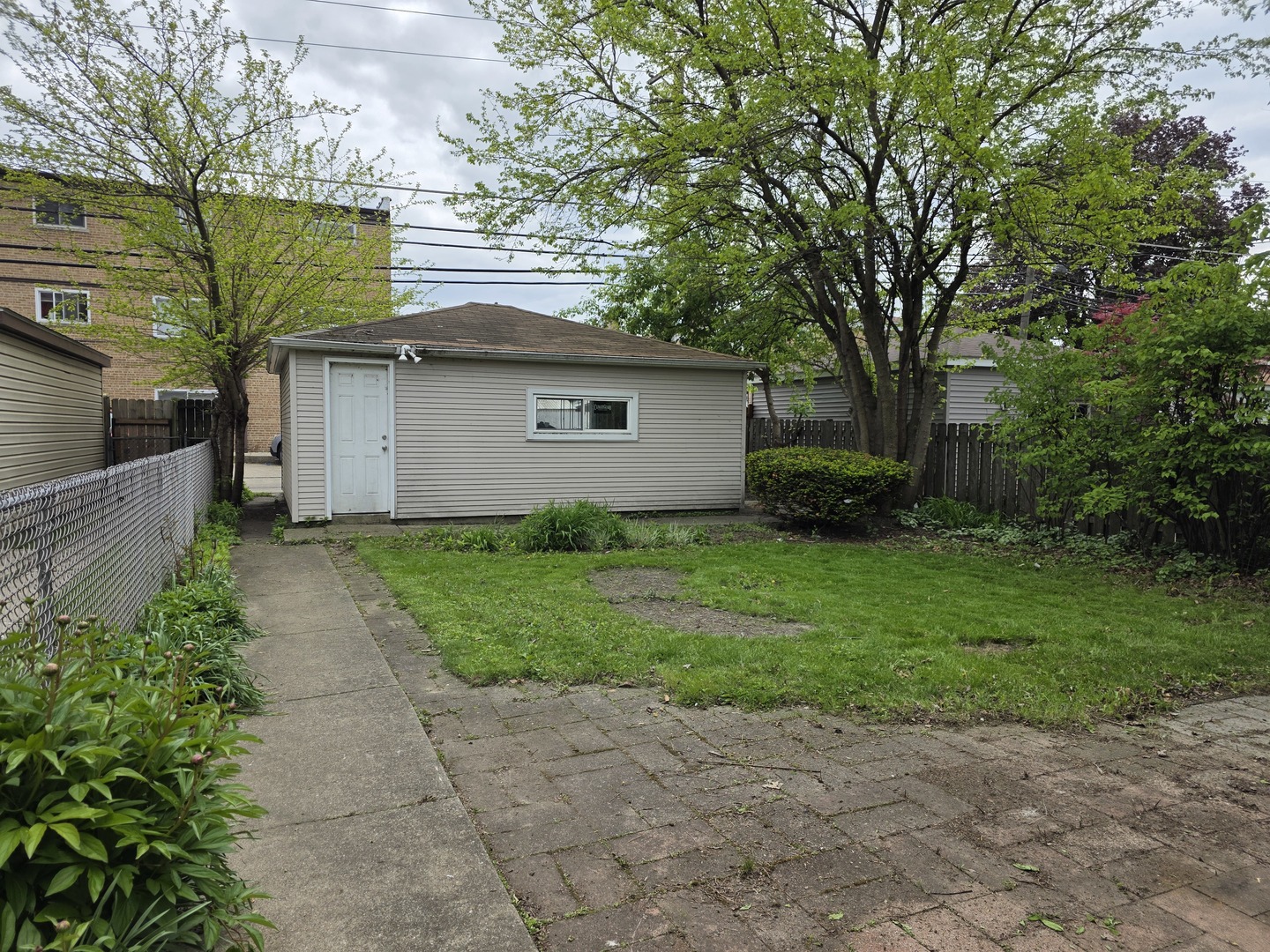 2012 DOBSON Street, Evanston, IL 60202