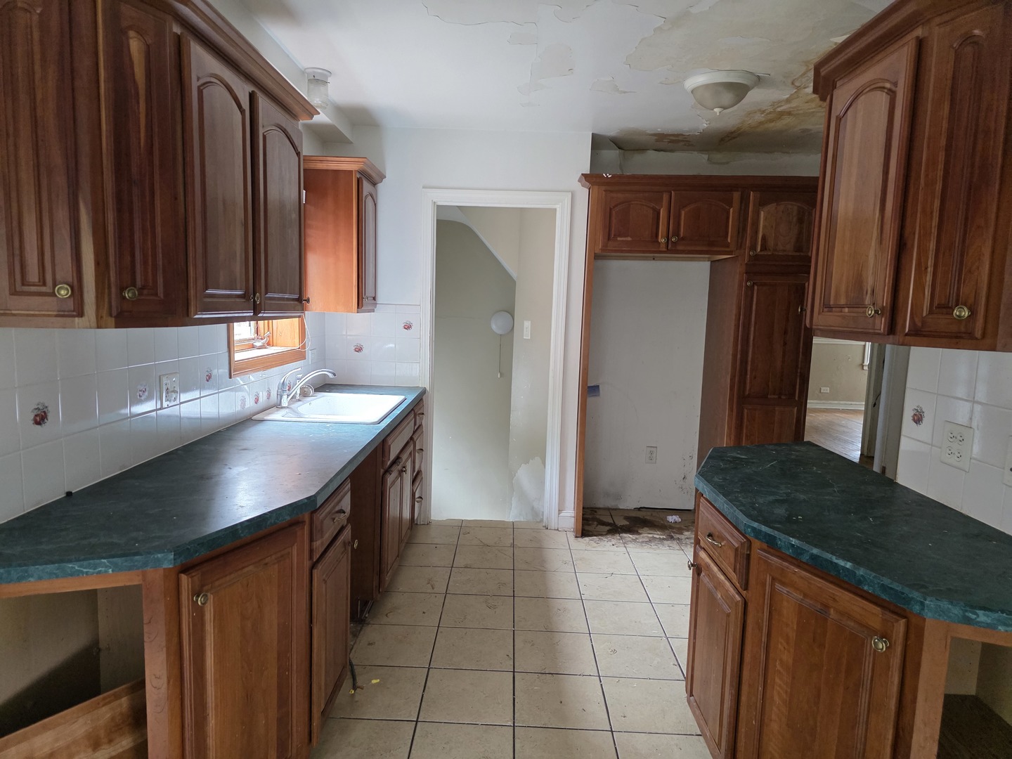 2012 DOBSON Street, Evanston, IL 60202