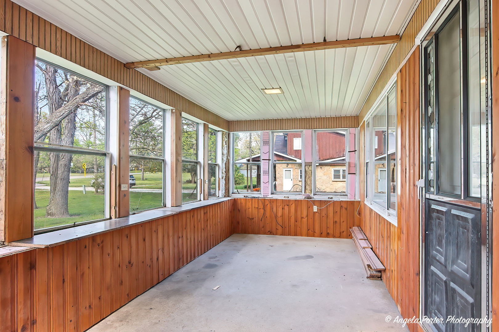 42169 N Lake Avenue, Antioch, IL 60002