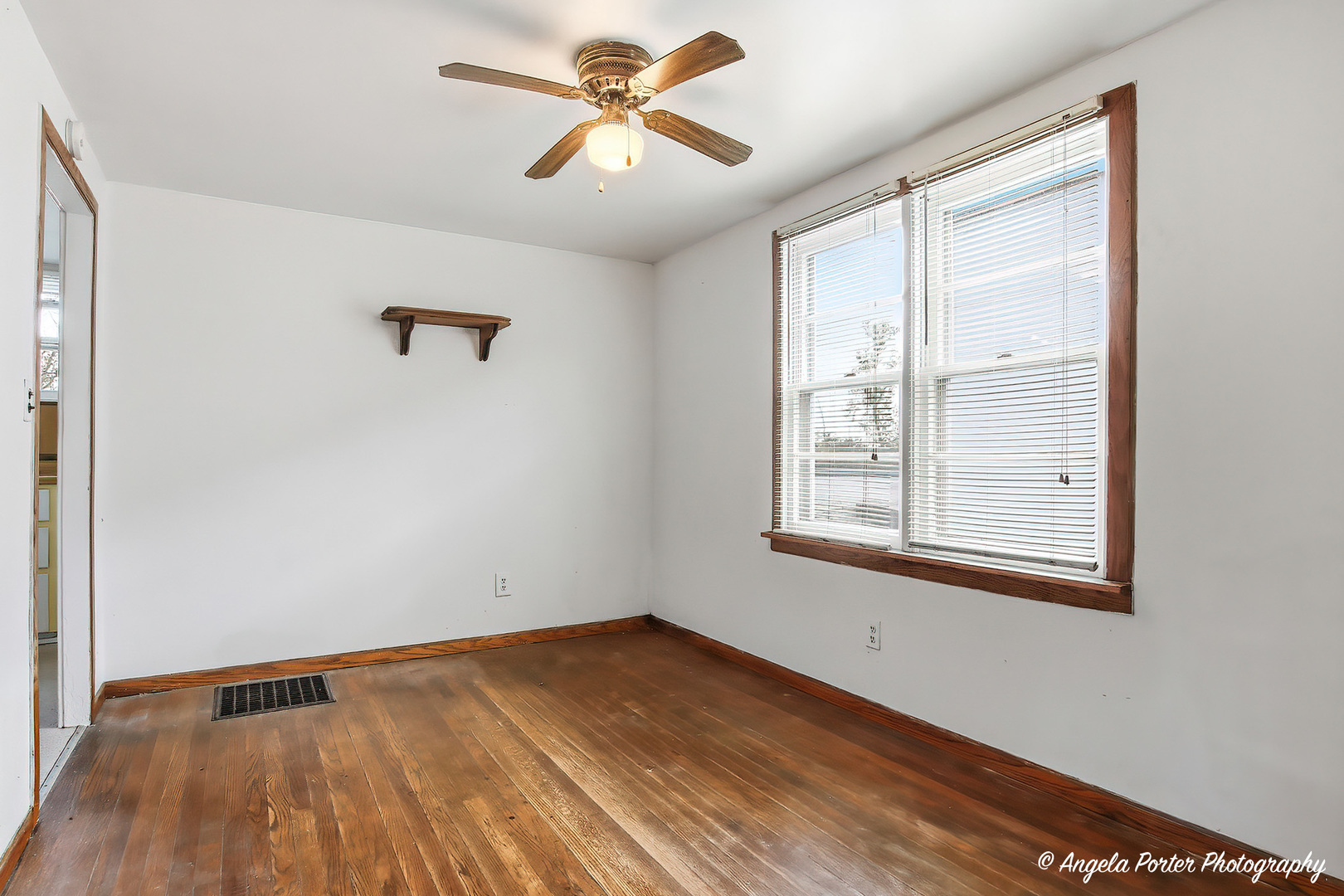 42169 N Lake Avenue, Antioch, IL 60002