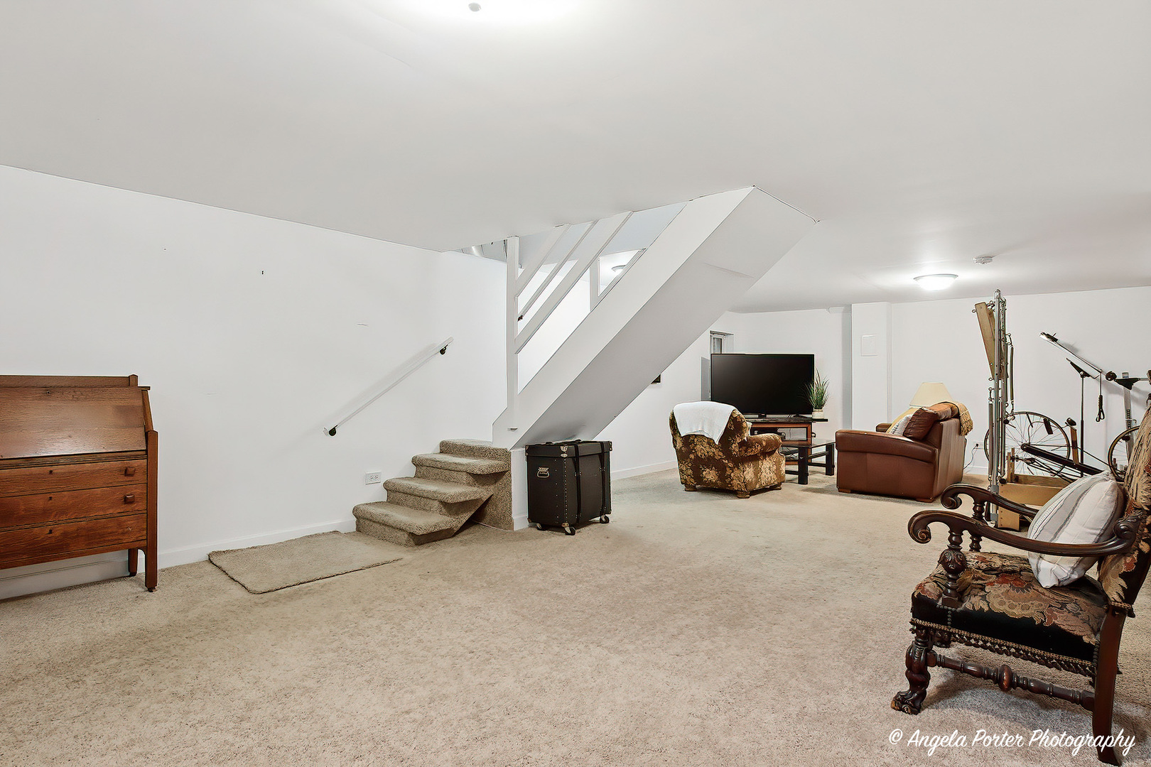 2323 OXHILL Court, Schaumburg, IL 60194