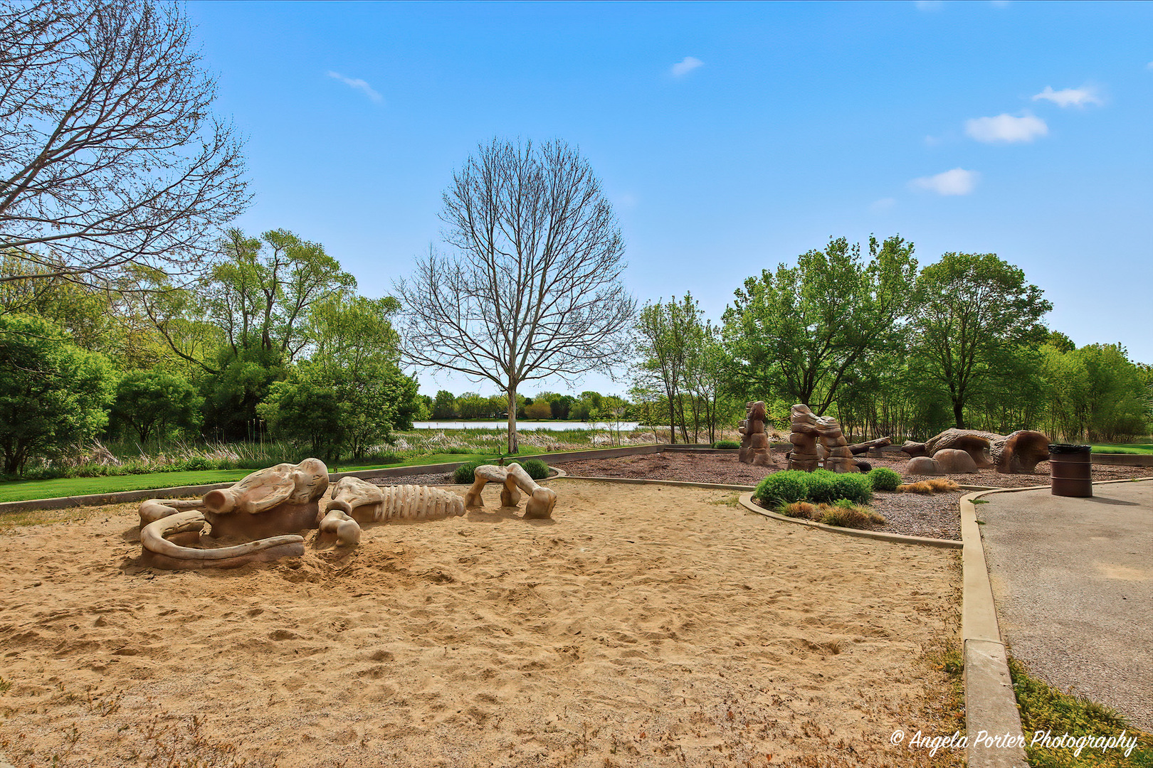 2323 OXHILL Court, Schaumburg, IL 60194