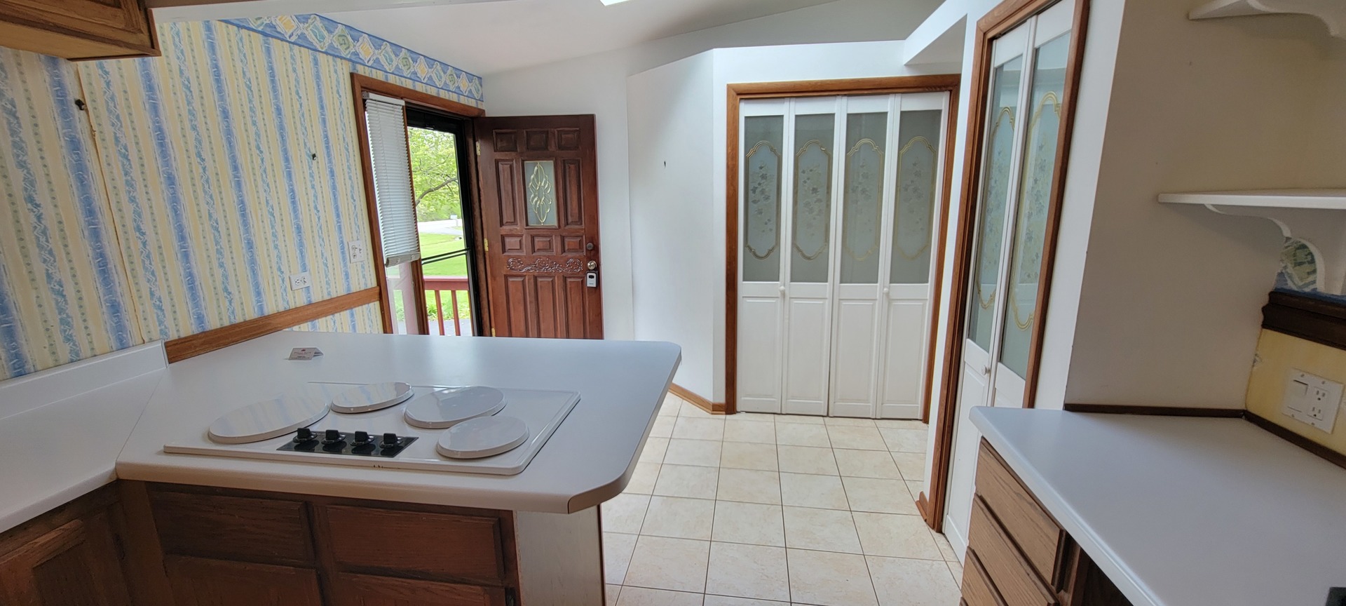 24049 W Grass Lake Road, Antioch, IL 60002