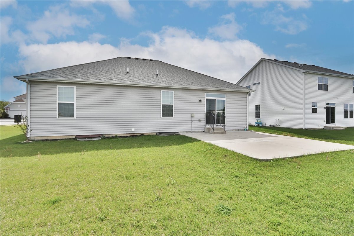 126 Abbott Court, Bartlett, IL 60103