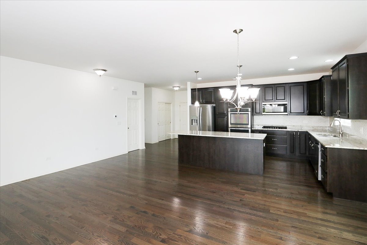 126 Abbott Court, Bartlett, IL 60103