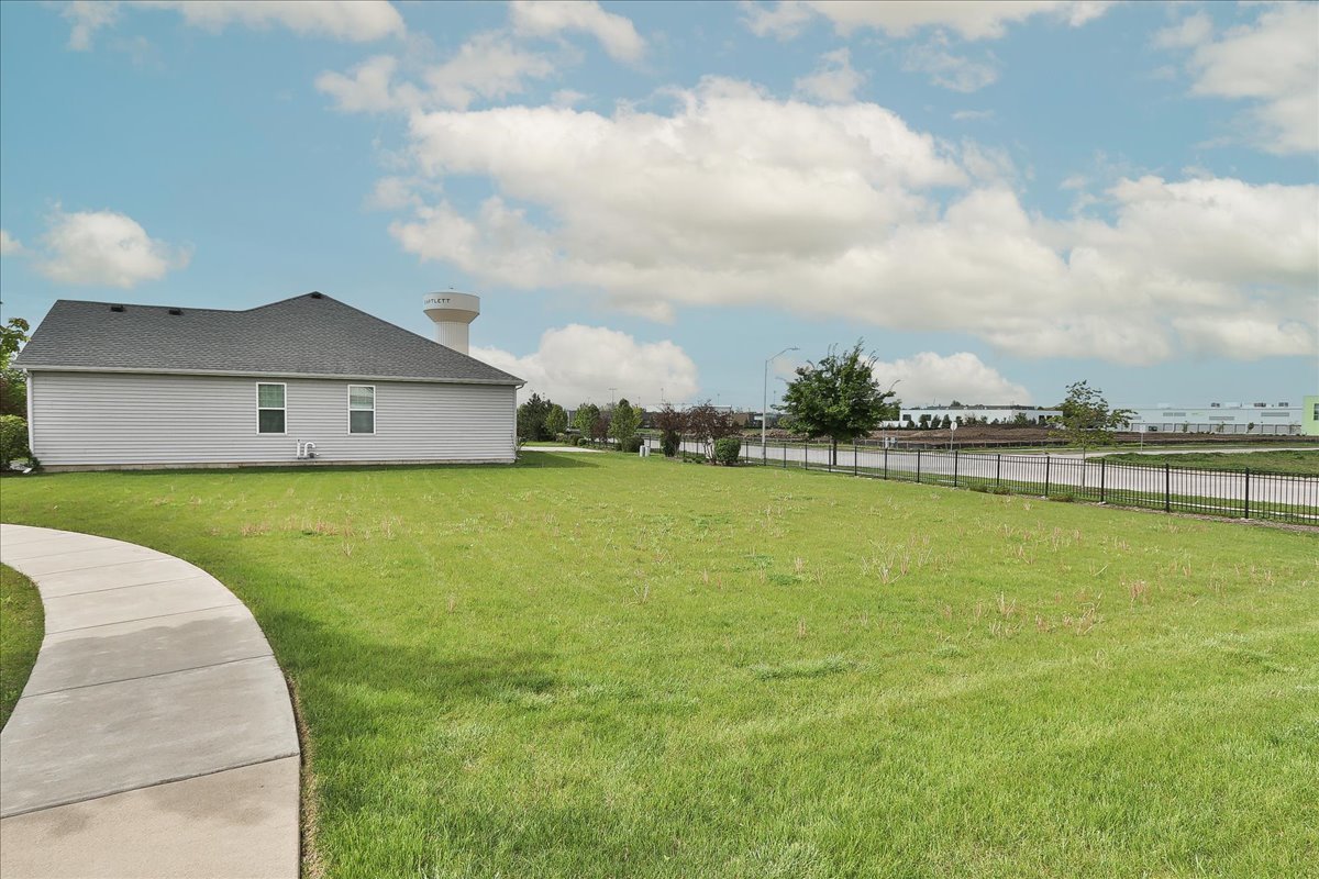 126 Abbott Court, Bartlett, IL 60103