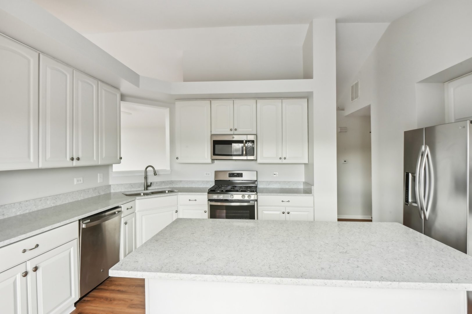2333 Summerlin Drive #2333, Aurora, IL 60503