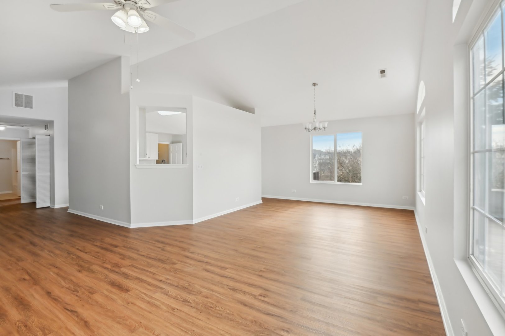 2333 Summerlin Drive #2333, Aurora, IL 60503