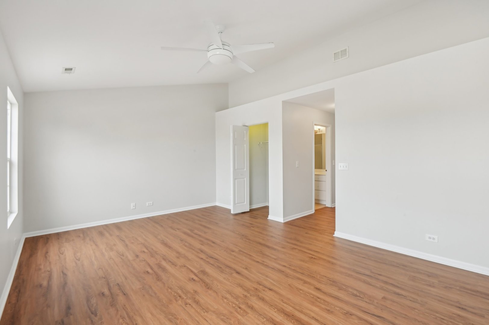 2333 Summerlin Drive #2333, Aurora, IL 60503