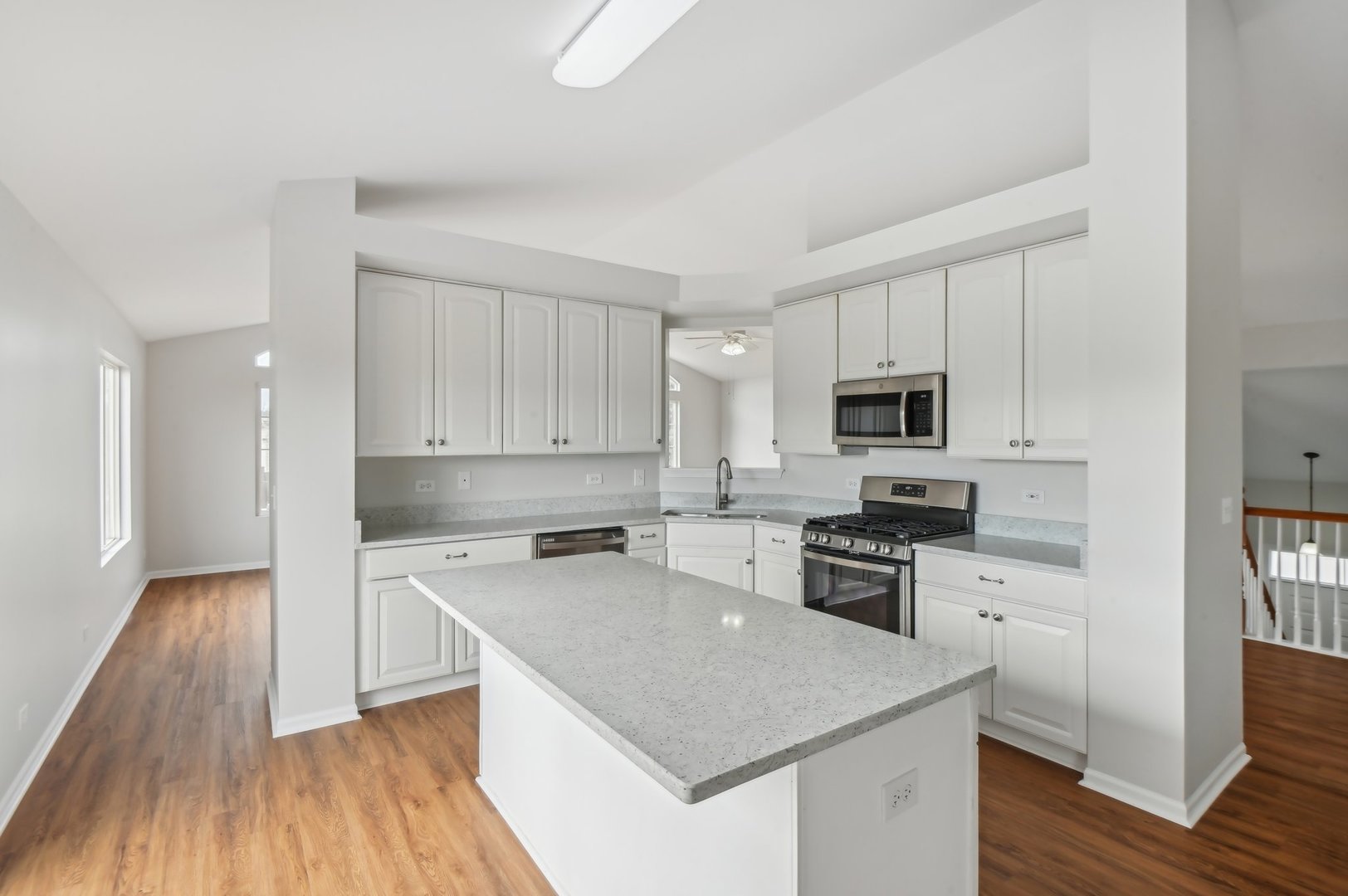 2333 Summerlin Drive #2333, Aurora, IL 60503