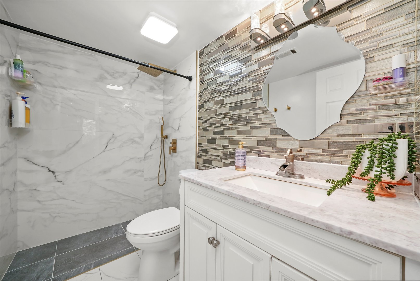 5800 W 105th Street #2C, Oak Lawn, IL 60453