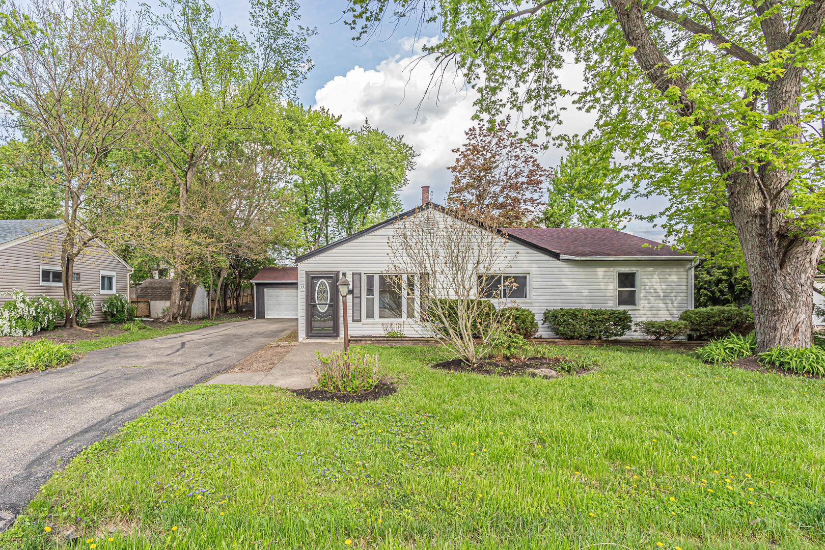 15 Johnathan Road, Lake Zurich, IL 60047