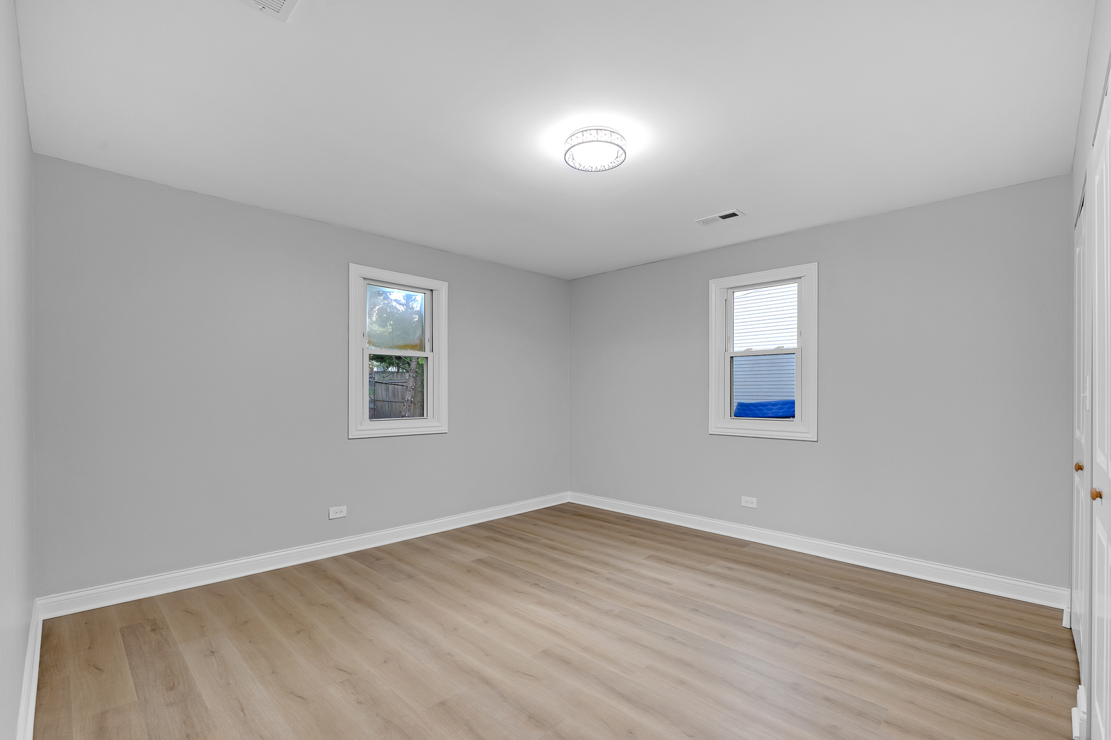 15 Johnathan Road, Lake Zurich, IL 60047