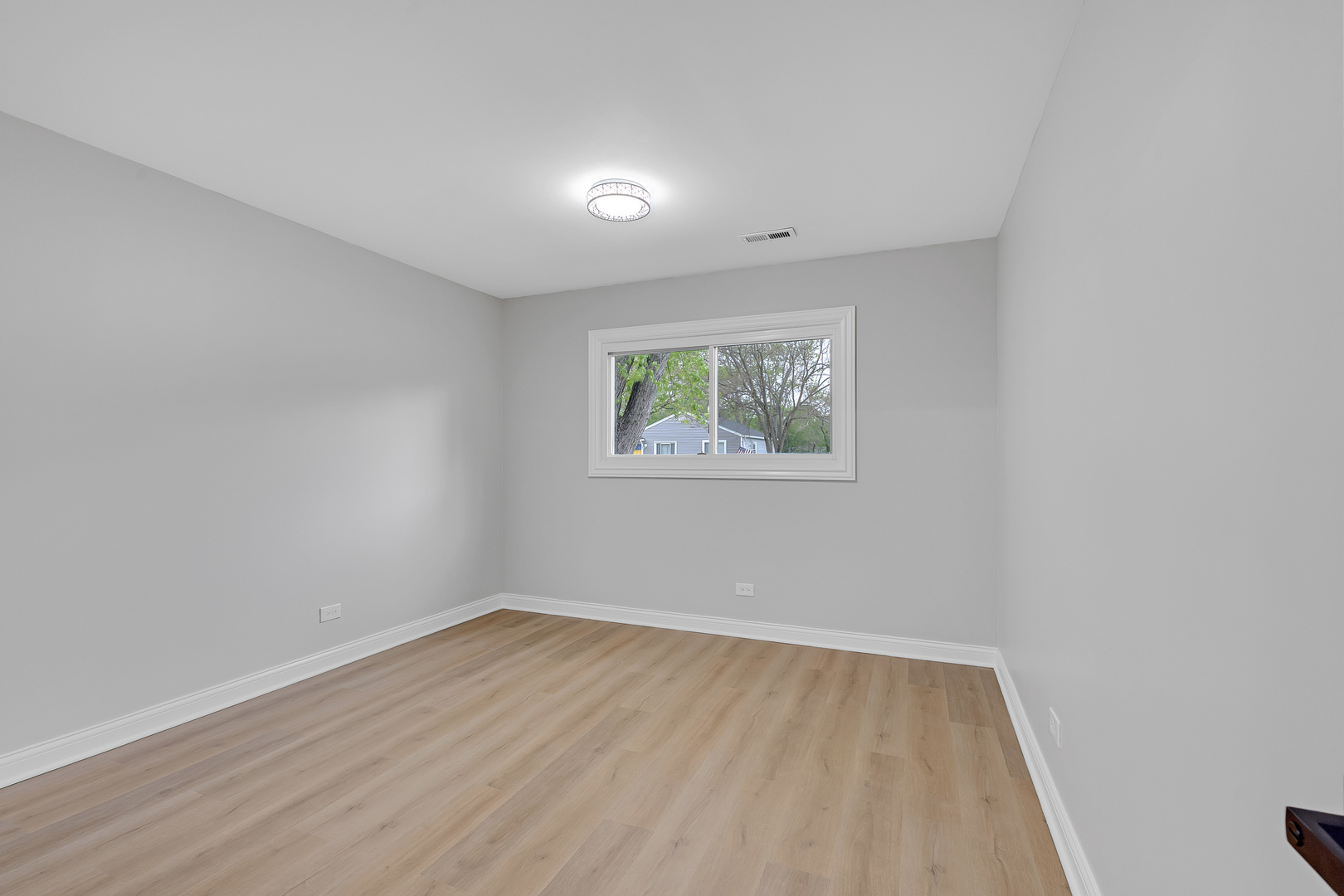15 Johnathan Road, Lake Zurich, IL 60047