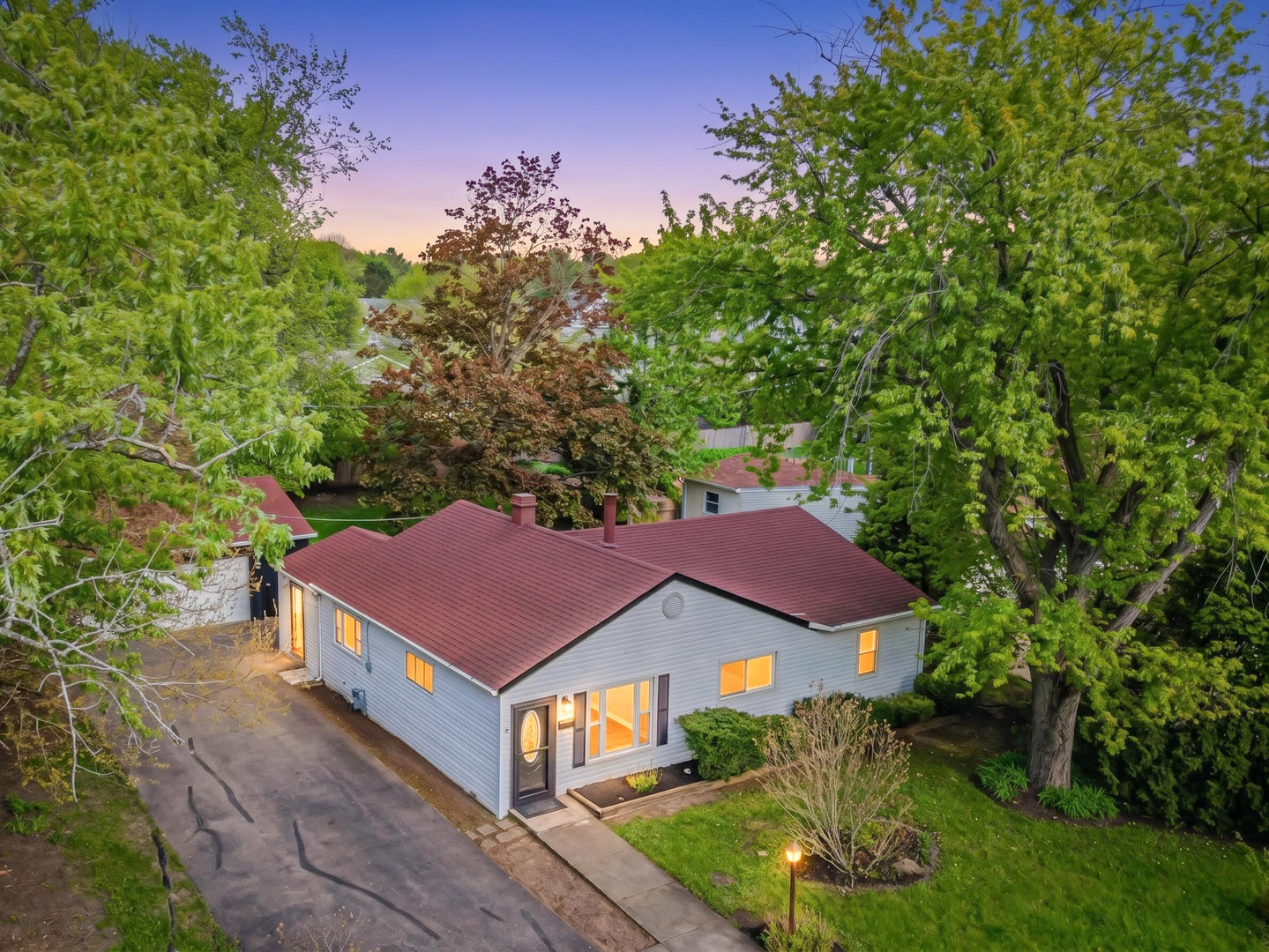 15 Johnathan Road, Lake Zurich, IL 60047