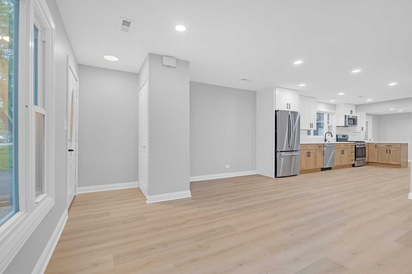 15 Johnathan Road, Lake Zurich, IL 60047