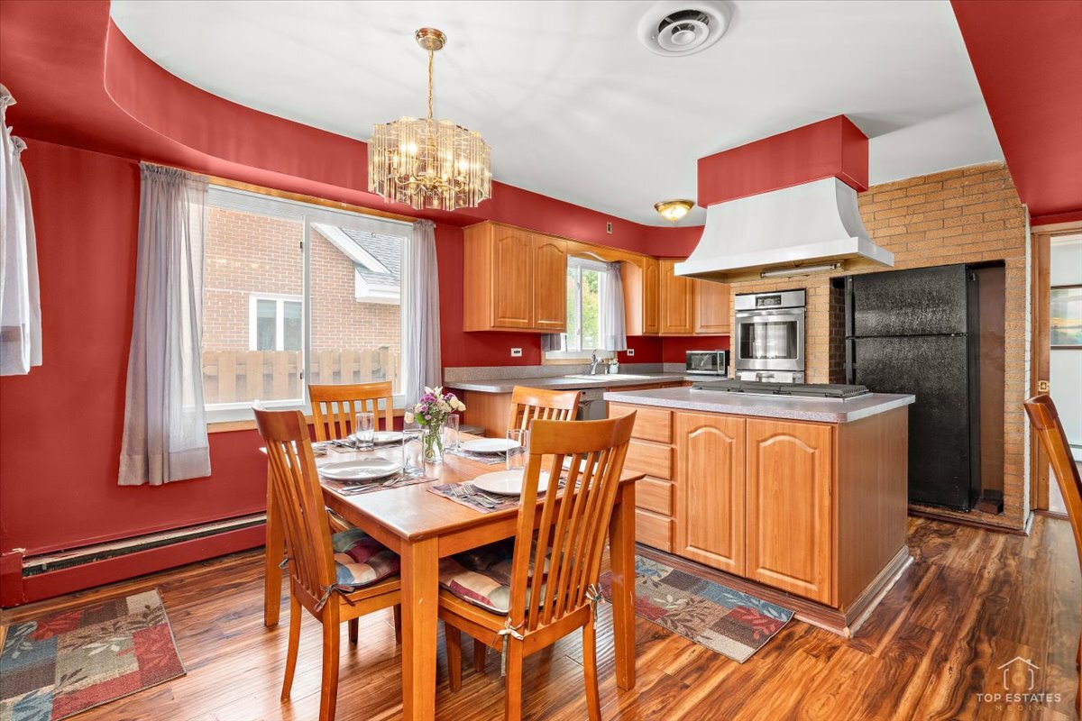 417 N Prospect Manor Avenue, Mount Prospect, IL 60056