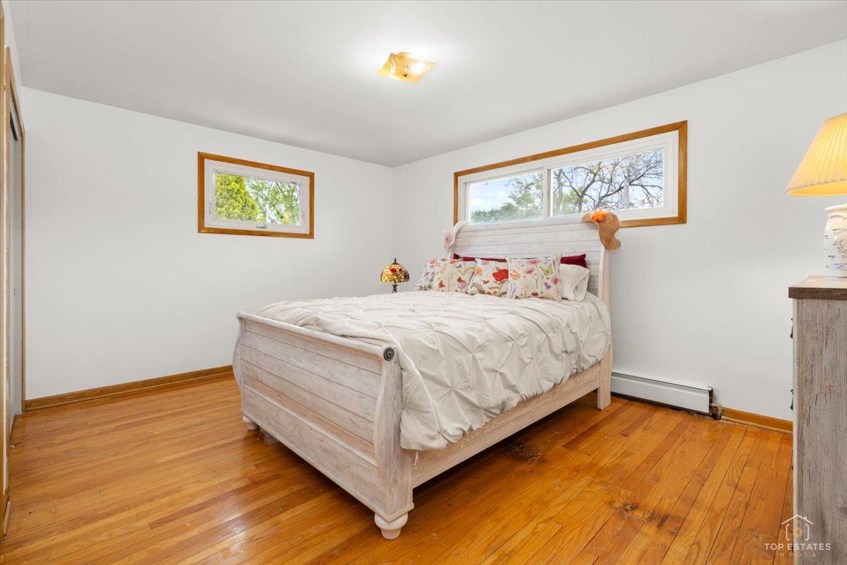 417 N Prospect Manor Avenue, Mount Prospect, IL 60056