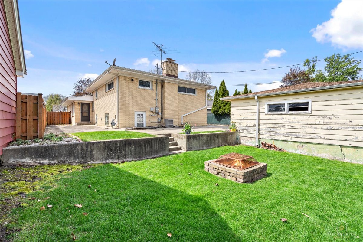 417 N Prospect Manor Avenue, Mount Prospect, IL 60056