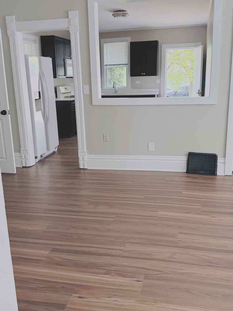 416 Clay Street #2, Woodstock, IL 60098