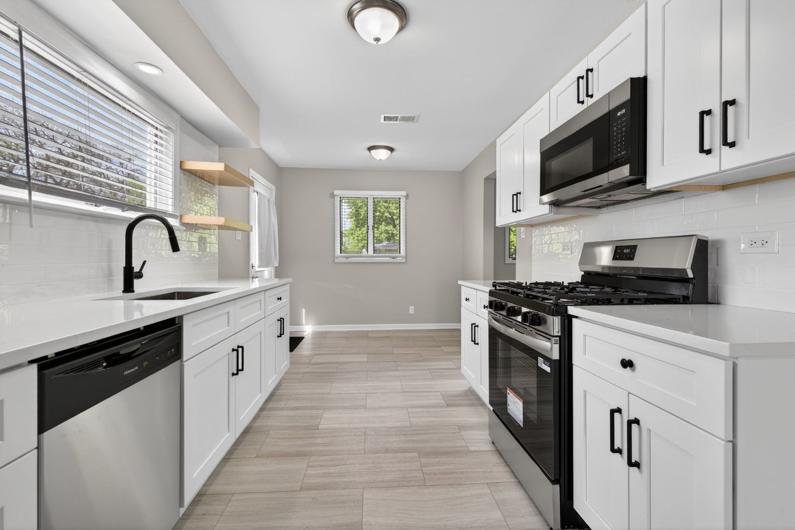 2559 Garden Court, Joliet, IL 60435