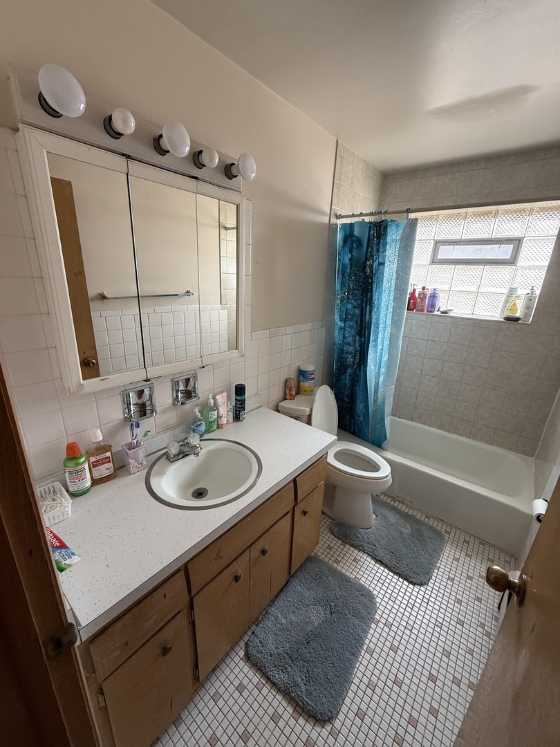5007 W Diversey Avenue, Chicago, IL 60639