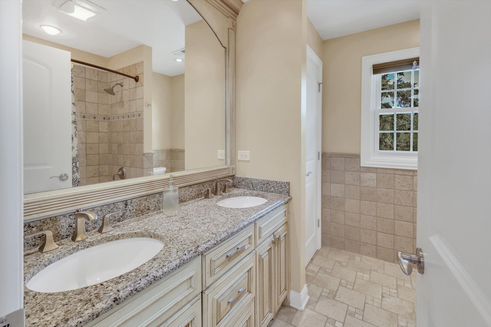 7 Sorrel Court, Lemont, IL 60439