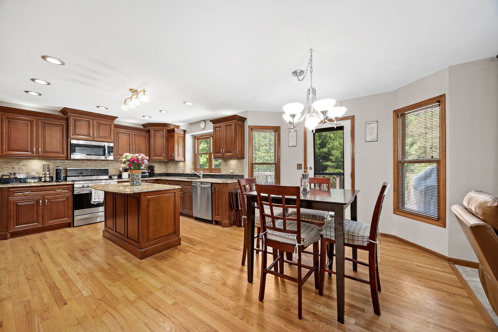 452 Windsor Drive, Oswego, IL 60543