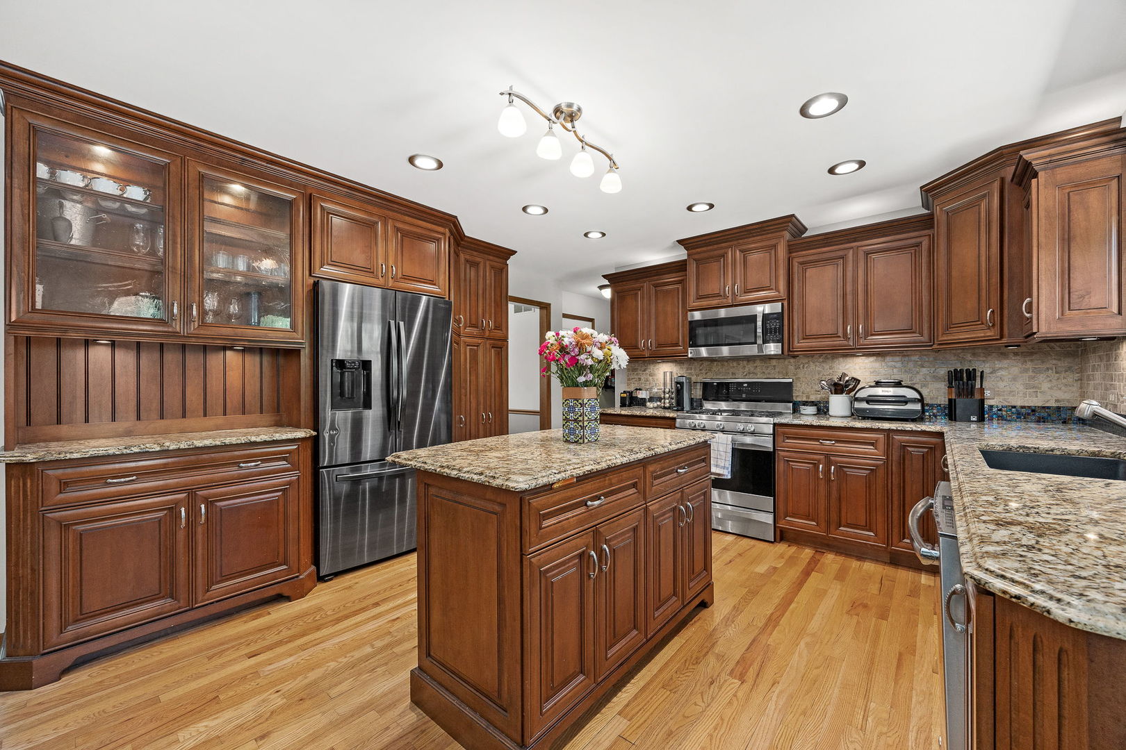 452 Windsor Drive, Oswego, IL 60543