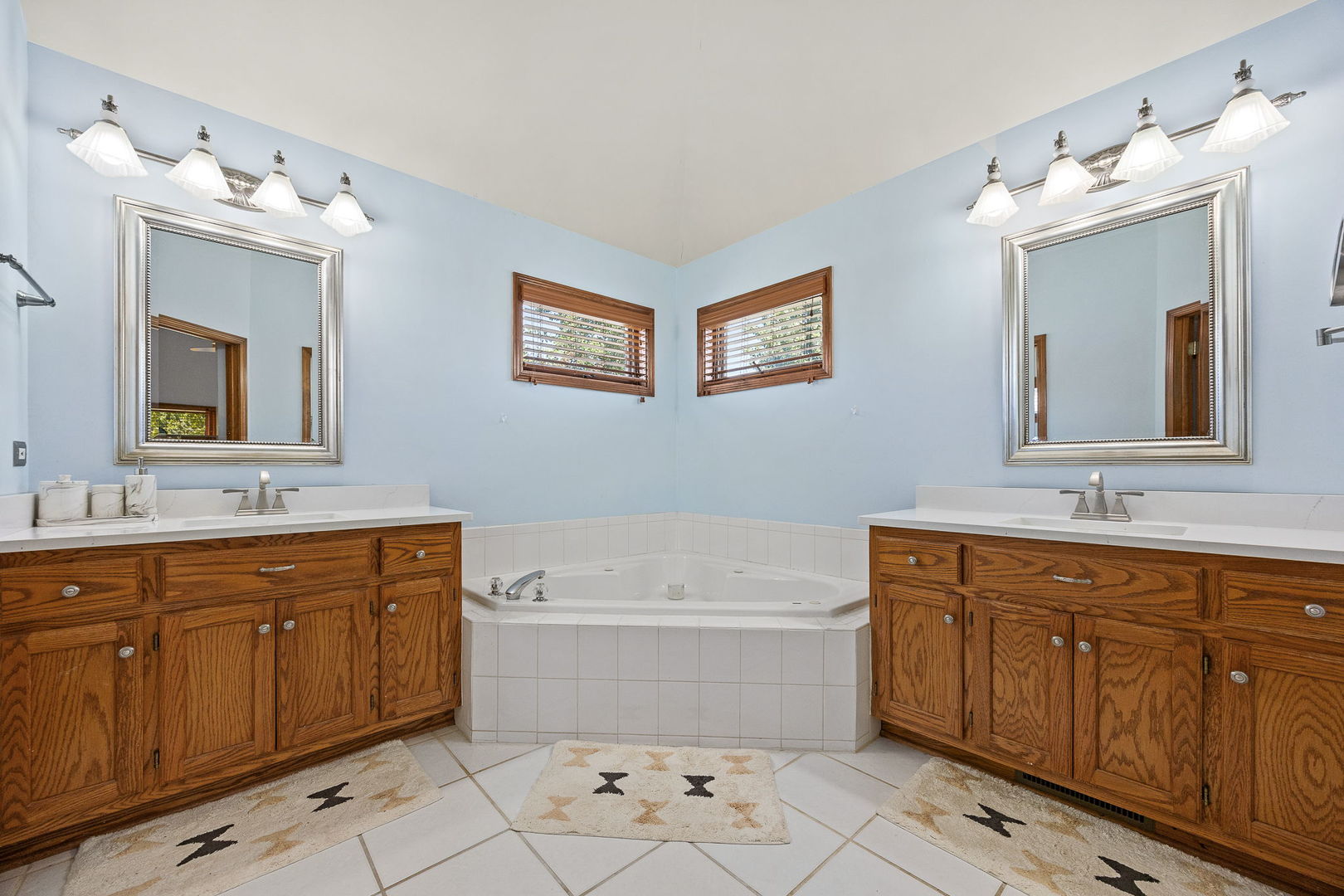 452 Windsor Drive, Oswego, IL 60543