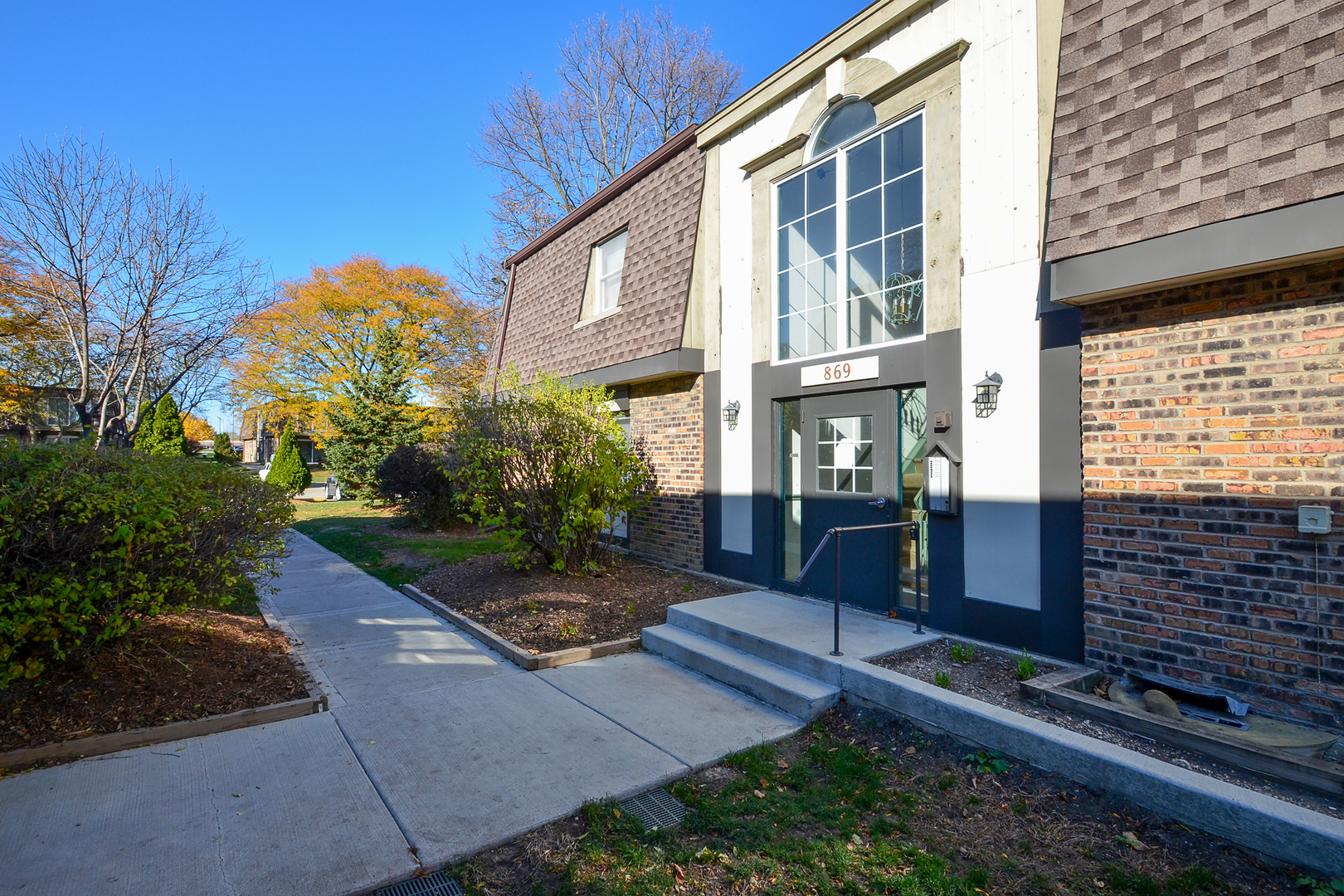869 Trace Drive #104, Buffalo Grove, IL 60089