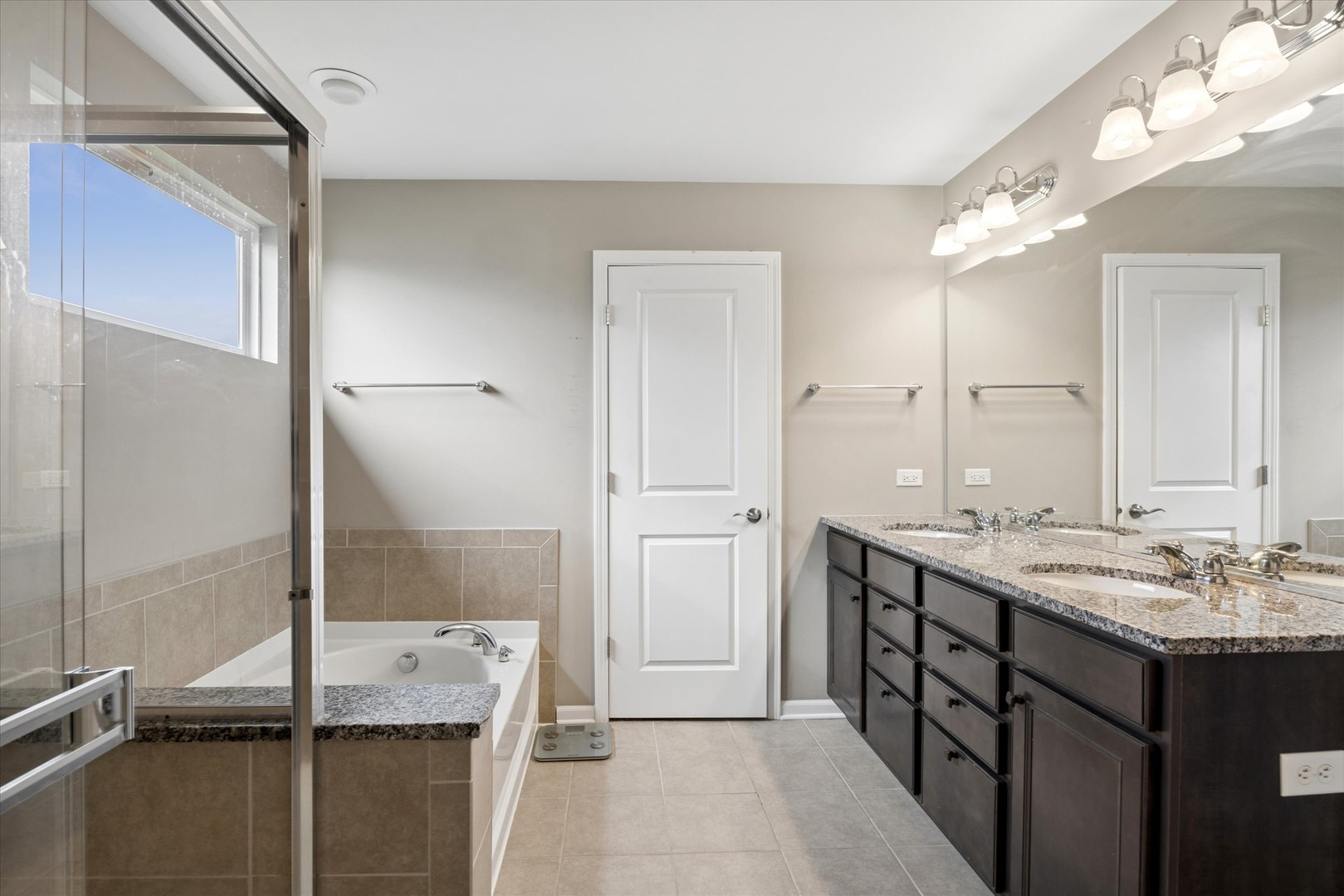 1507 Tail Leaf Court, Naperville, IL 60563