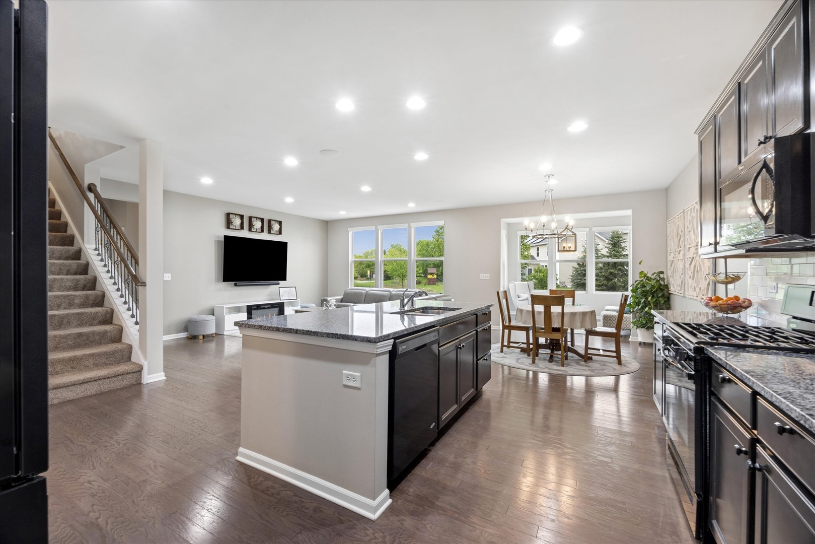1507 Tail Leaf Court, Naperville, IL 60563