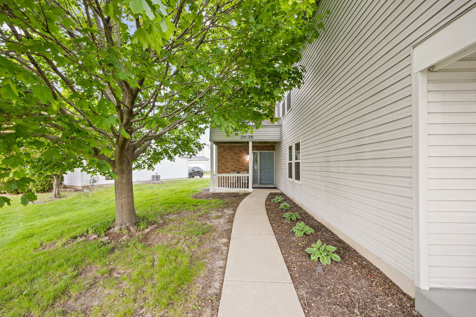 316 Ogden Falls Boulevard #316, Oswego, IL 60543