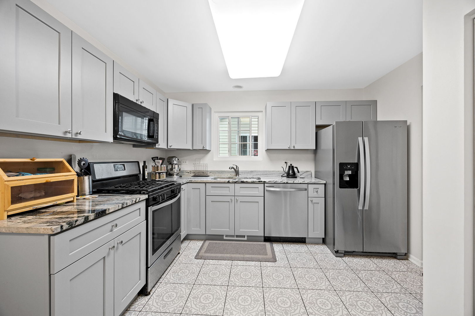 316 Ogden Falls Boulevard #316, Oswego, IL 60543