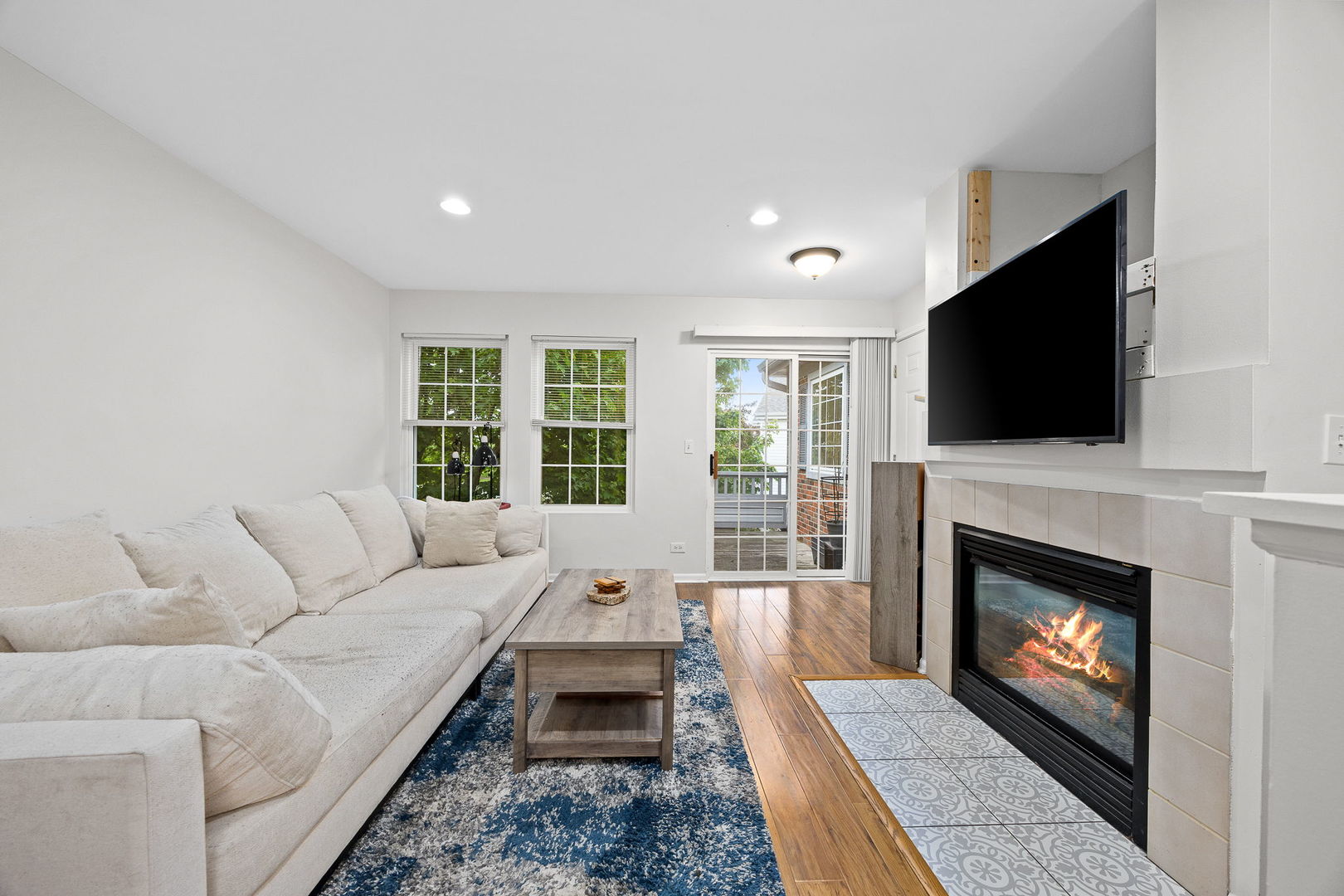 316 Ogden Falls Boulevard #316, Oswego, IL 60543