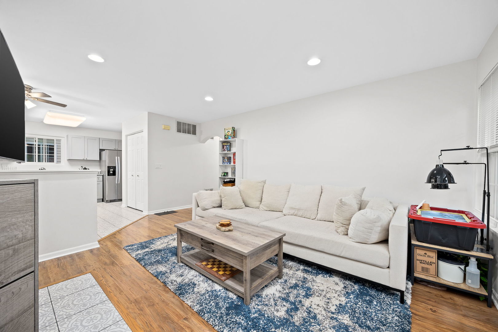 316 Ogden Falls Boulevard #316, Oswego, IL 60543