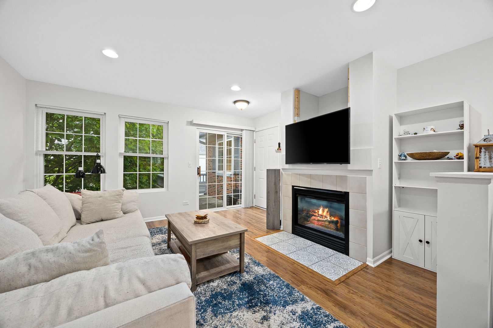 316 Ogden Falls Boulevard #316, Oswego, IL 60543