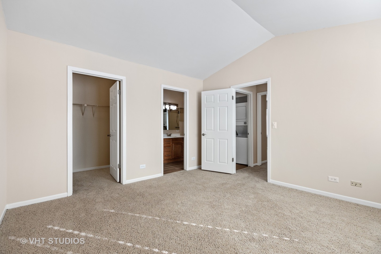 1541 Westminster Drive #104, Naperville, IL 60563