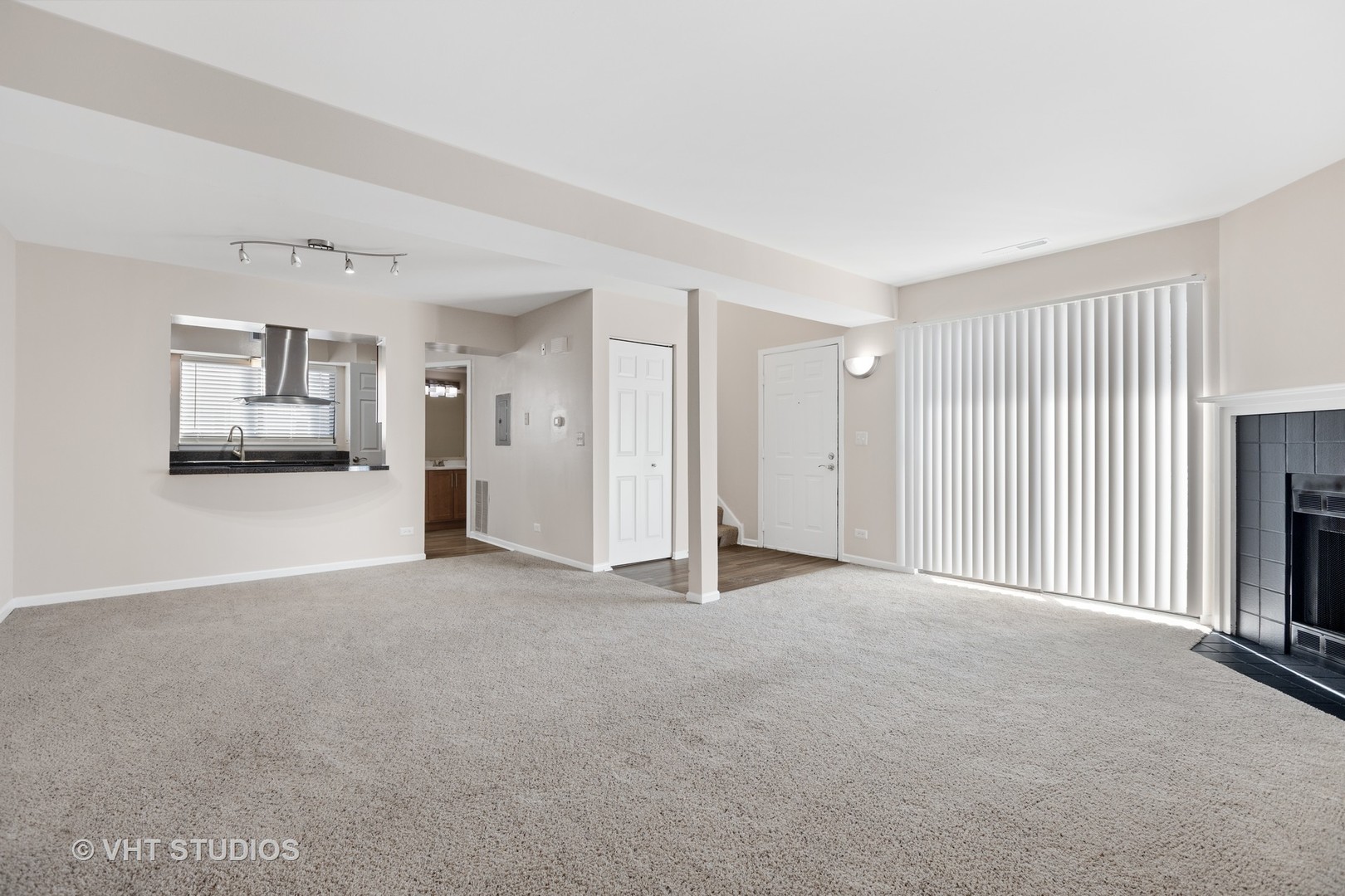 1541 Westminster Drive #104, Naperville, IL 60563