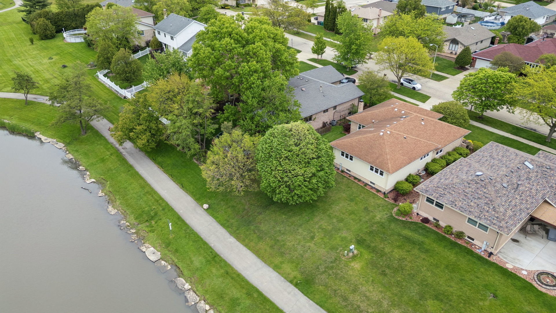 16170 Marigold Place, Orland Hills, IL 60487