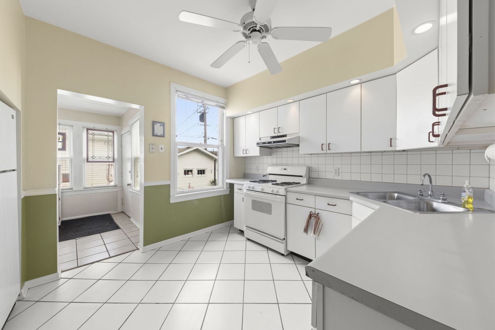 2831 N Kildare Avenue, Chicago, IL 60641