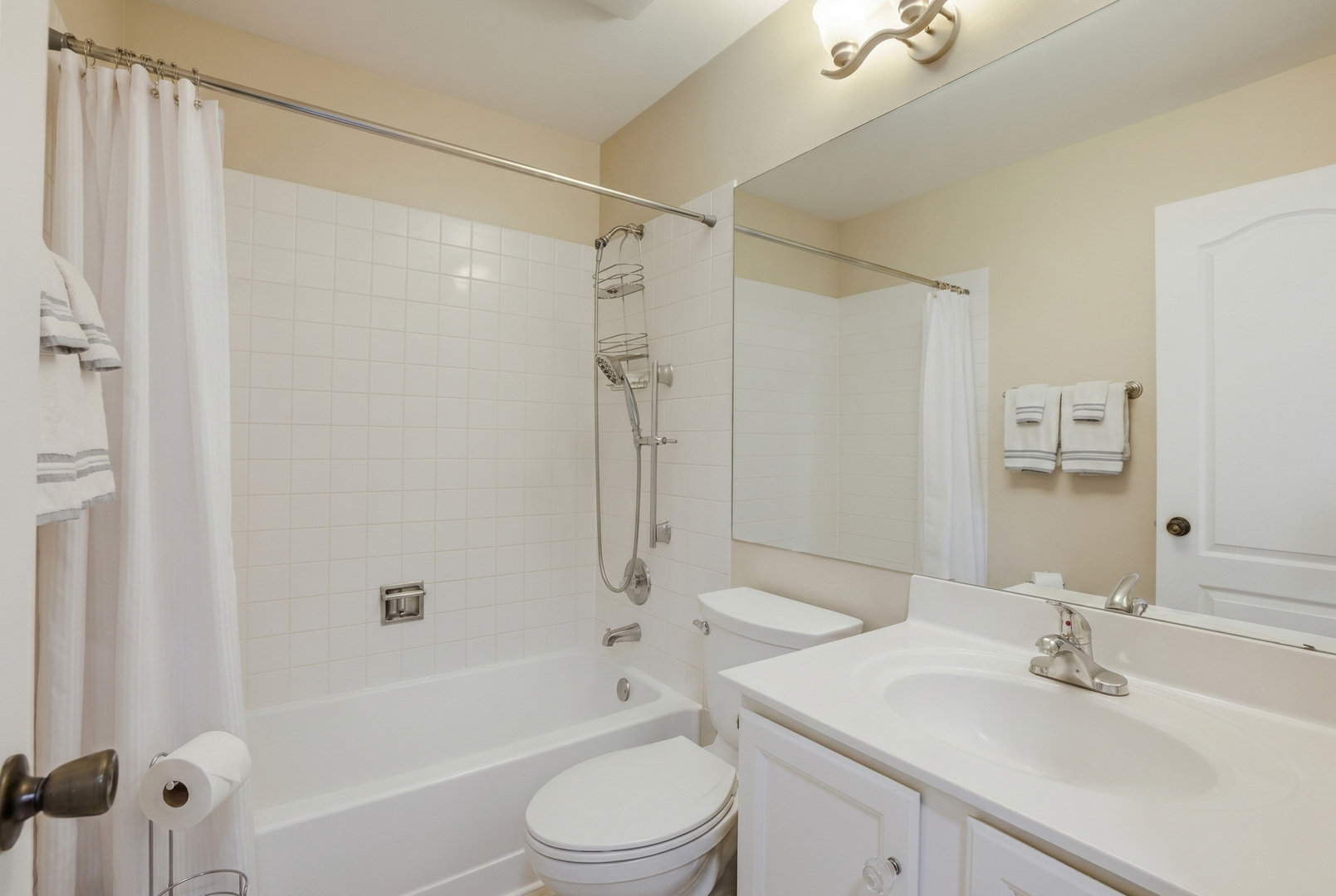 1411 CLUB Drive #C, Glendale Heights, IL 60139